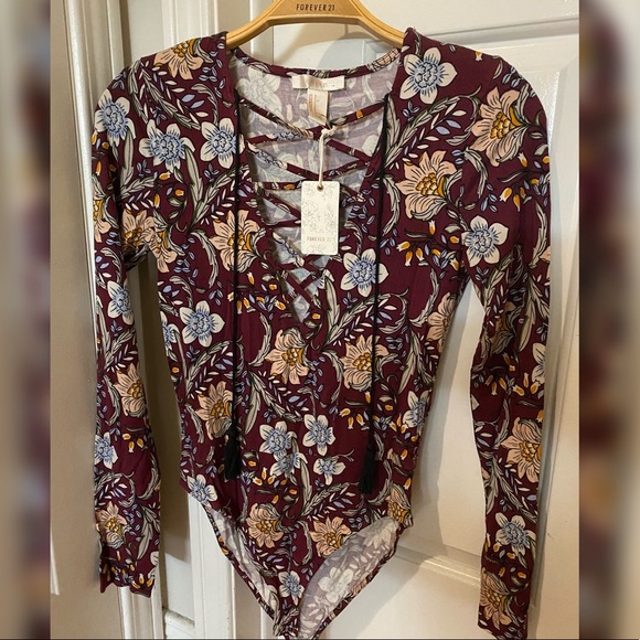 F21 deep crisscross V-neck top - Picture 1 of 1